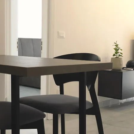 Apartment Chic Garden