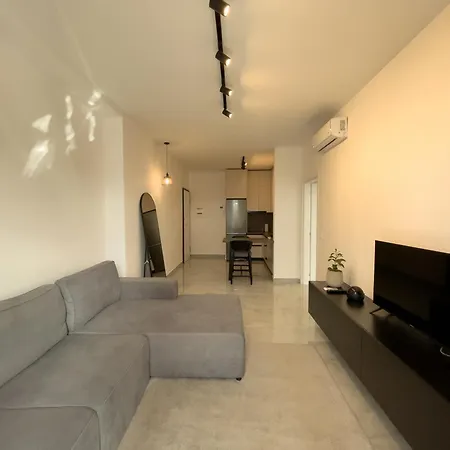 Apartment Chic Garden Tirana